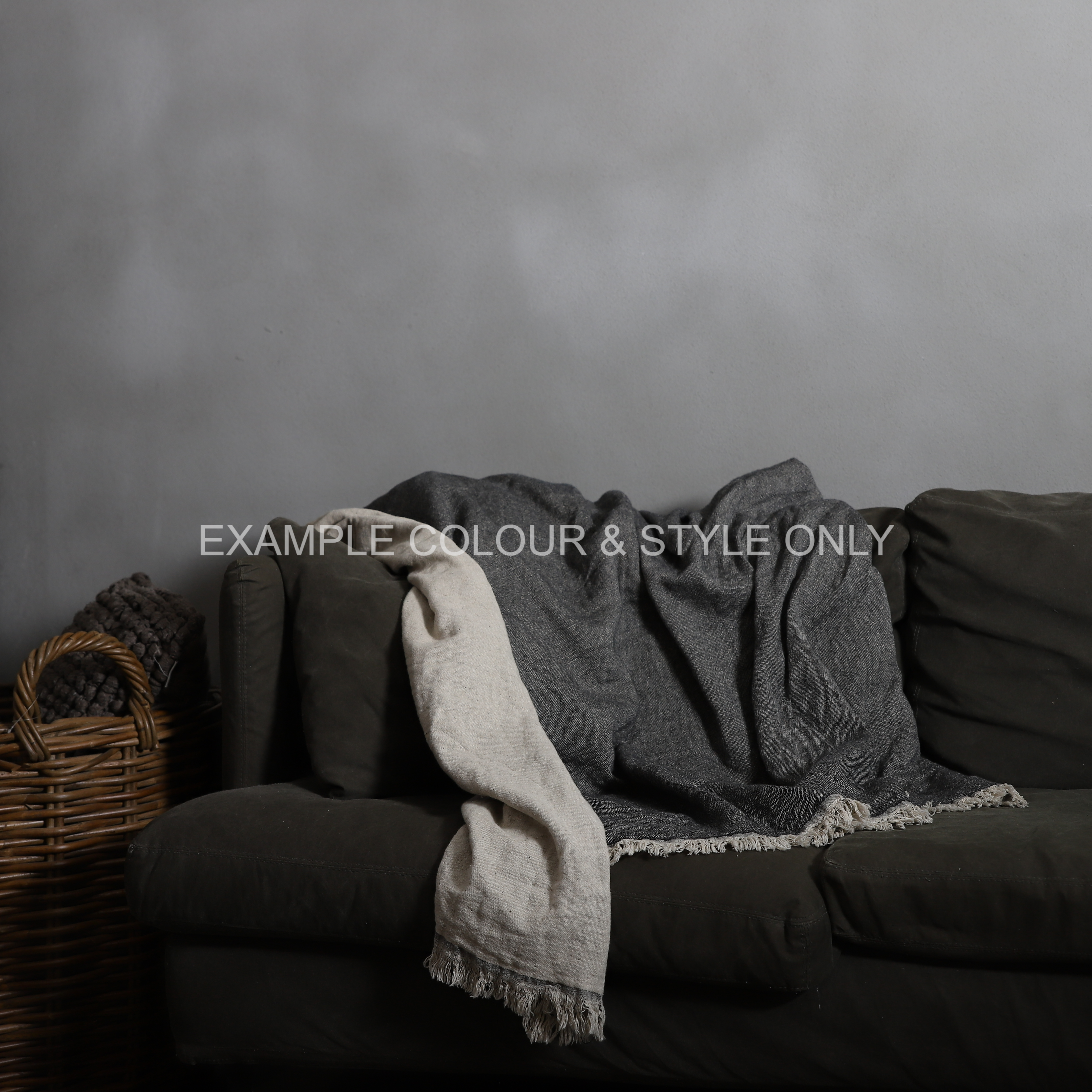 SECONDS & SAMPLES | Throws Black | 750G-990G: Lucky Dip