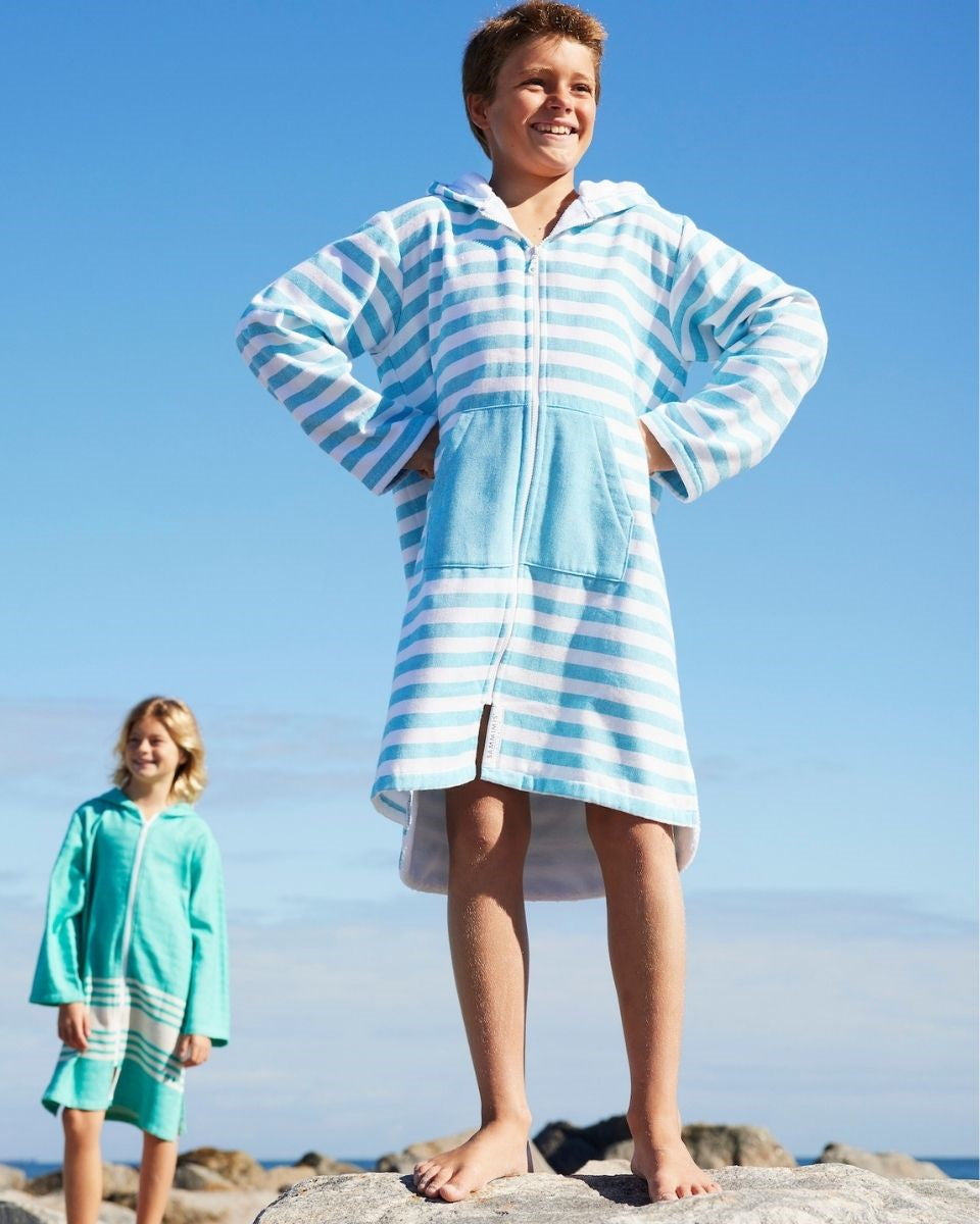 MENORCA Kids Terry Hooded Towel: Aqua/White